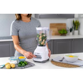 Licuadora Oster de 2 velocidades BLSTKAP-WPB